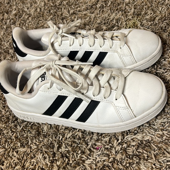Women’s size 7 Grand Court Addidas shoes black and white - Picture 3 of 7